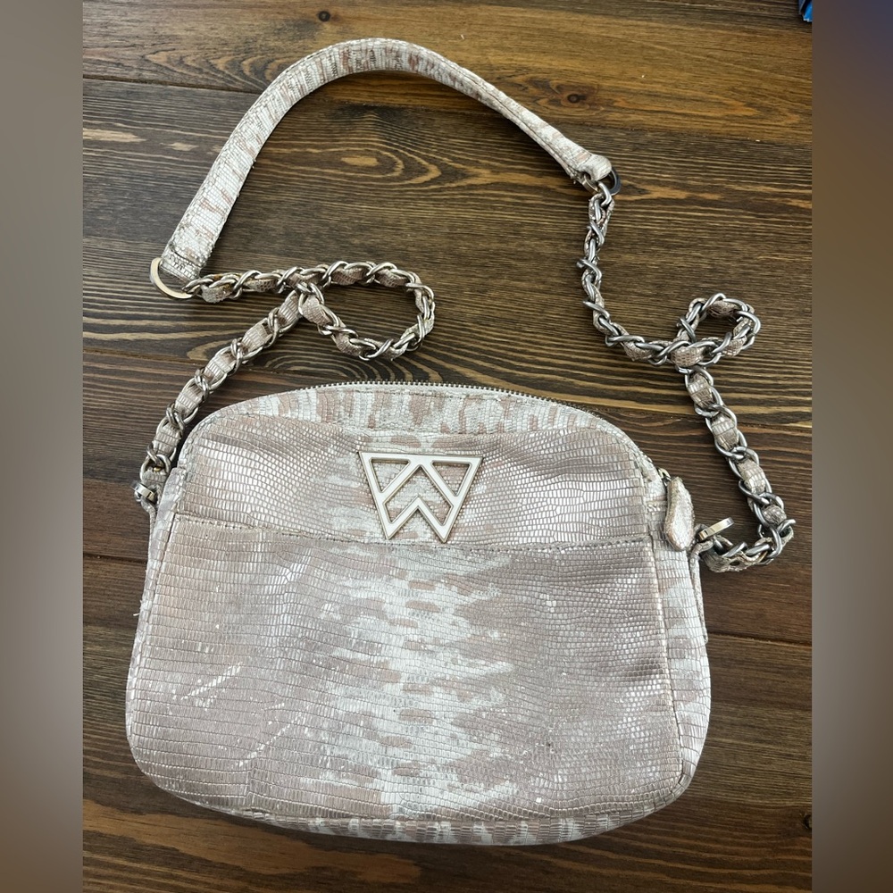 Kelly Wynne mingle mingle mini